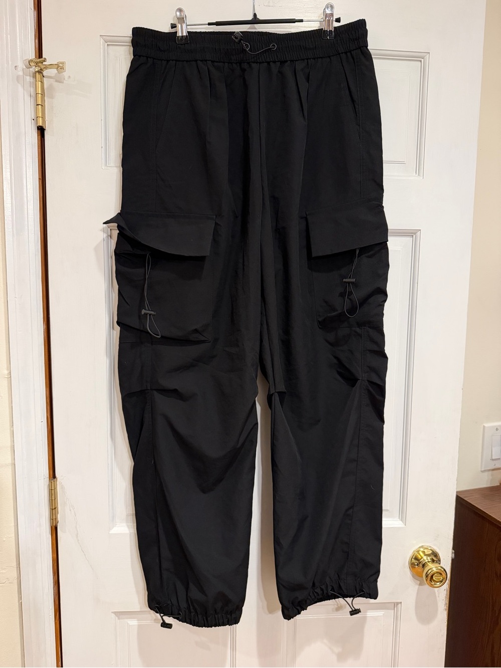 Black Men’s Cargo Pants with Elastic Hem